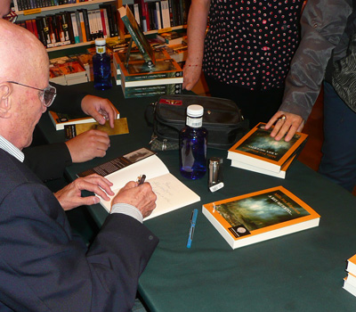 PRESENTACIÓN DE "A REY MUERTO" DE MILLS FOX EDGERTON